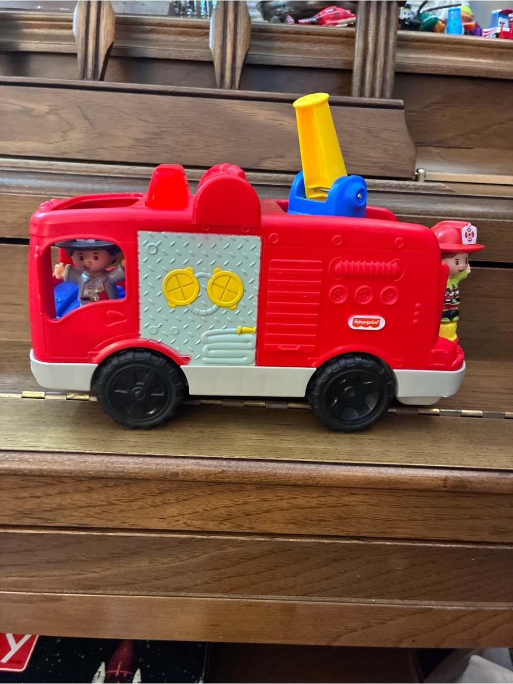 Fisher Price Little People Musical Red Fire Truck Boy + Girl Firefighters WORKS